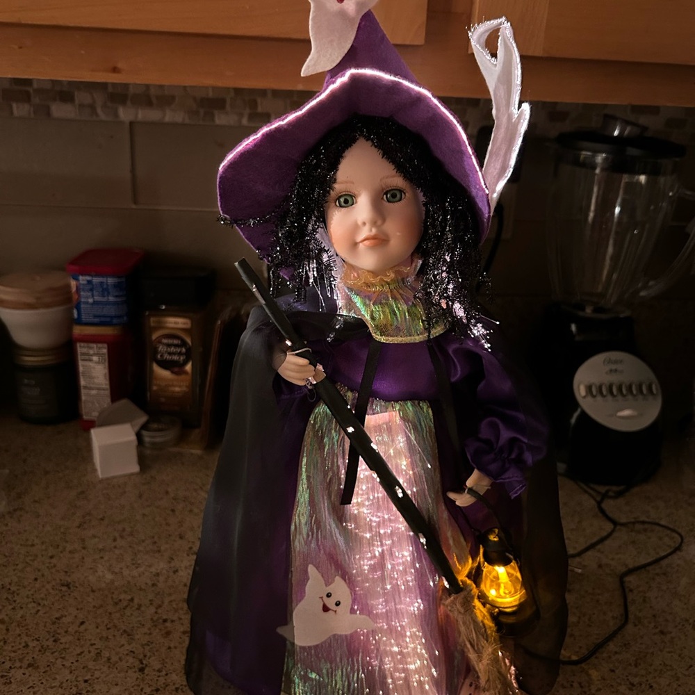 Vintage Fiber OpticAnimated Halloween Motion Sweeping Doll